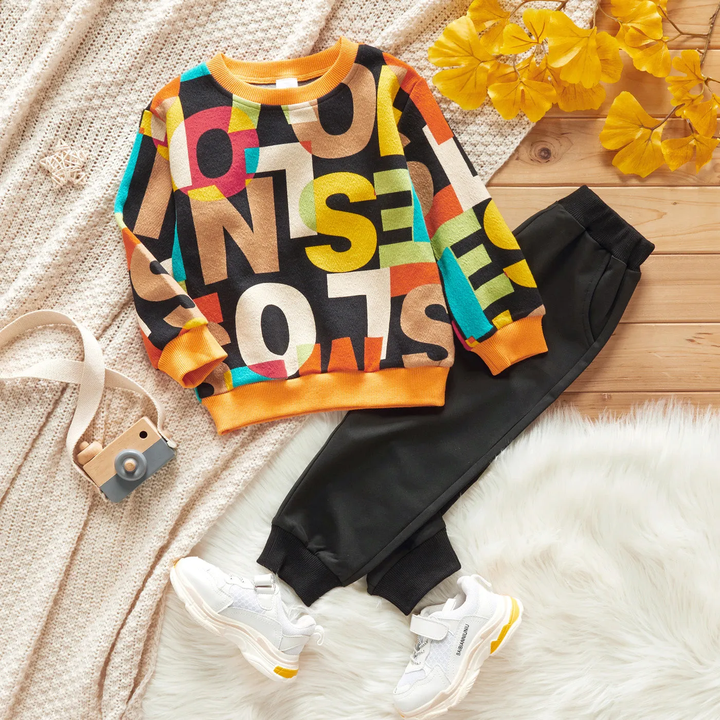 2-piece Toddler Girl/Boy Letter Print Colorblock Pullover and Elasticized Pocket Black Pants Set