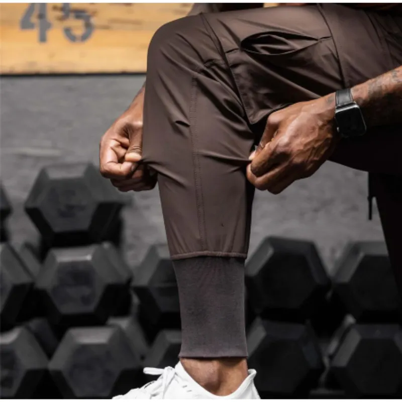 Men's Modern Jogger Cargo Pants with Large Pockets | Perfect for All Seasons